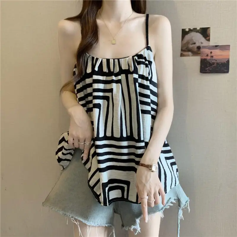 Women Geometric Print Camisole Top Short Sleeveless Summer Casual Beach Wear Lightweight Loose Fit Crop Top
