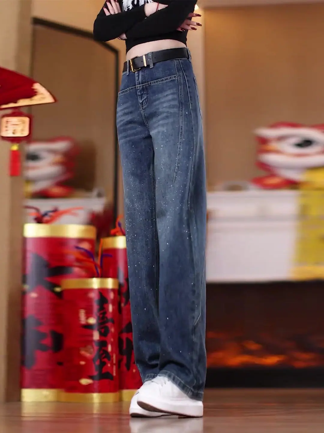 

Blue High Waist Draped Diamond Embellished Wide Leg Jeans Women's Spring 2026 New Style Fashionable Loose Fit Casual Trousers