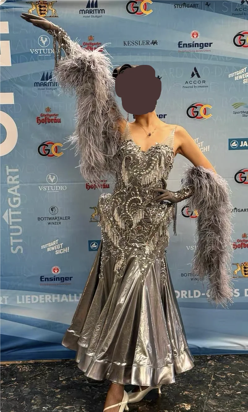 Sofisticata Abito Da Ballo In Piuma Di Struzzo Per Impressionare Tutti - Foto 7