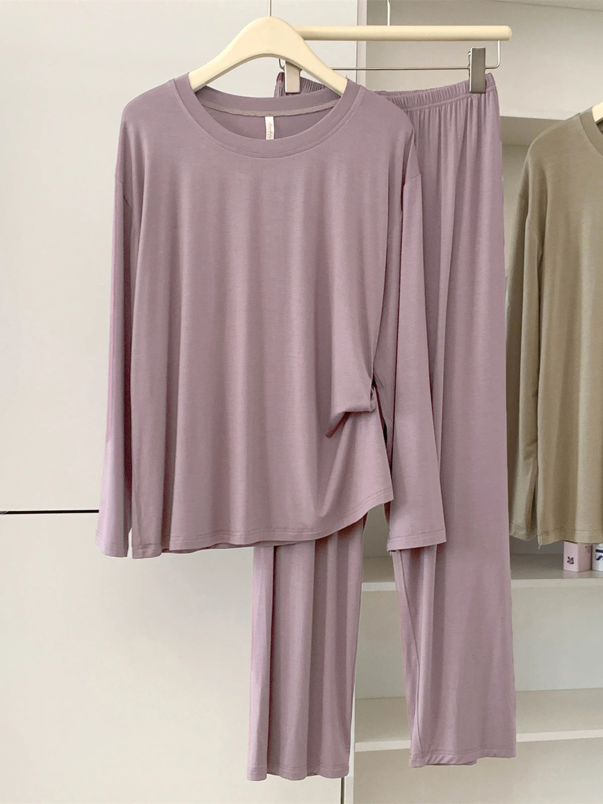 

5183 Мягкие и удобные модальные хлопковые пижамы с круглым вырезом и длинными рукавами для женщин, весенне-осенний тонкий повседневный комплект одежды для дома 440 470