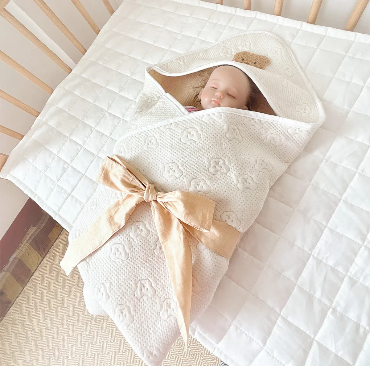 High Quality Soft Cotton Newborn Blanket Swadding Cute Cartoon Bear Bow Tie Bow Ribbon Infant Baby Swaddle Baby Wrapping Cloth