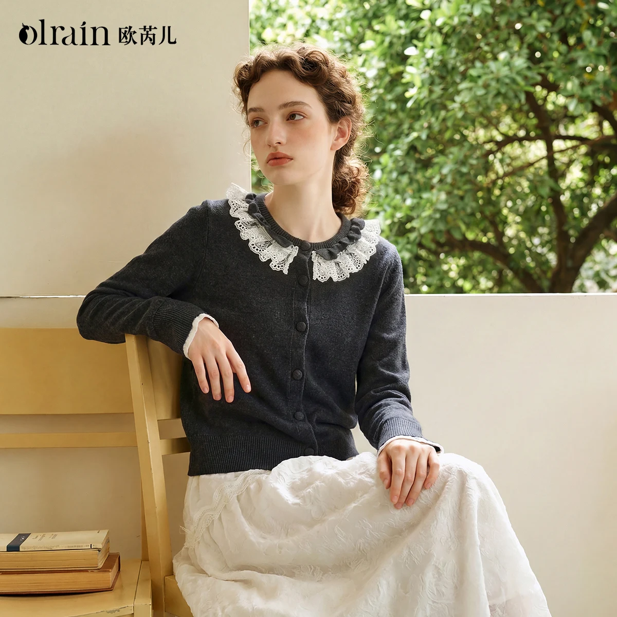 OLrain doll collar knitted cardigan women's sweater 2026 autumn new French dark gray lace micro-pull sleeves O58QZ008892