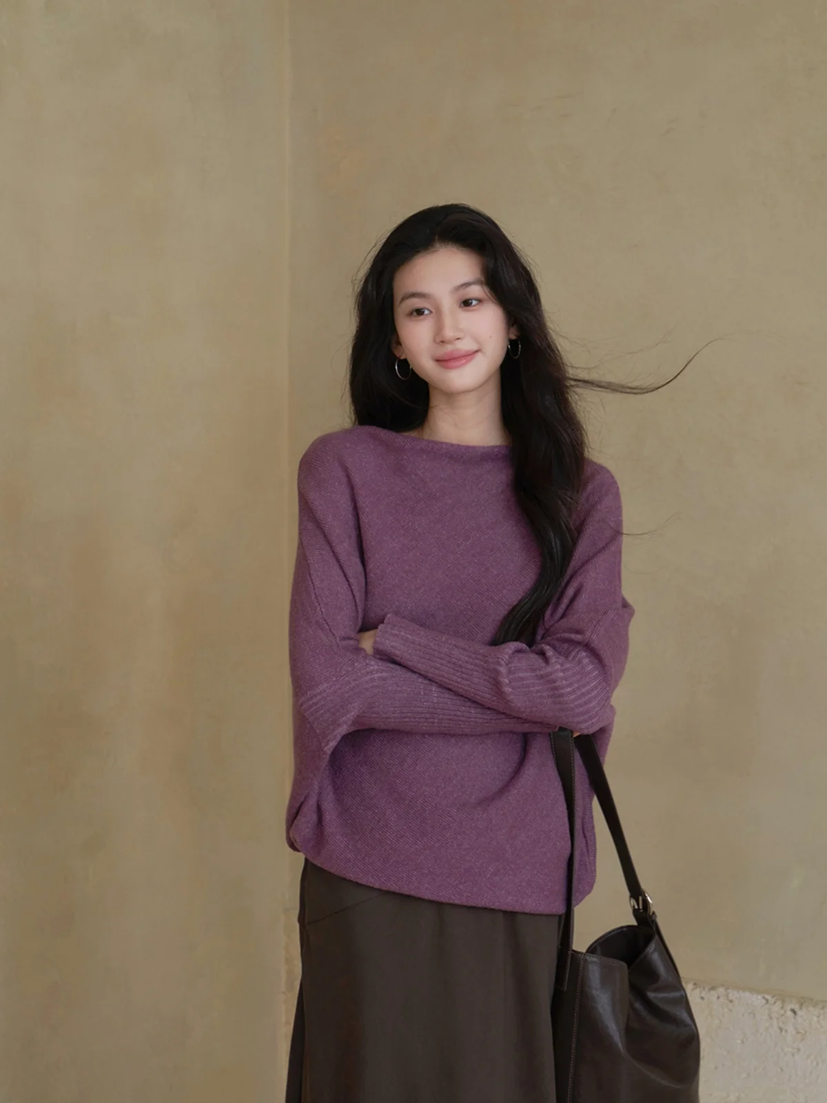 

Soft Woolen Batwing Sve Sweater Lazy Vintage Design Comfortable Knitted Sweater for Women Autumn Winter Season Long Sve