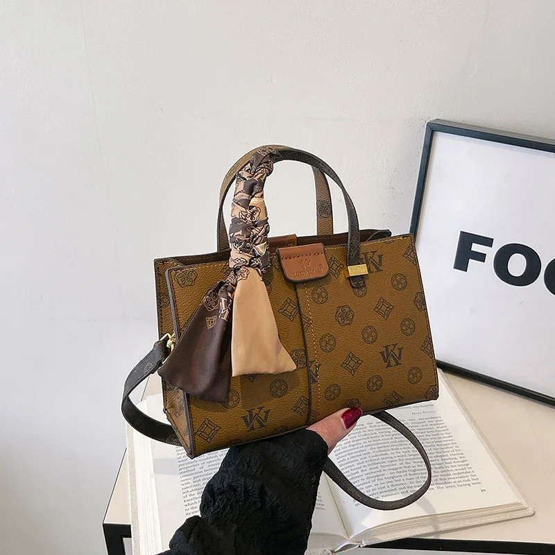 

2025 Новая модная женская сумка через плечо, многосторонняя сумка через плечо, сумка большой вместимости для ежедневных поездок и повседневного использования ​