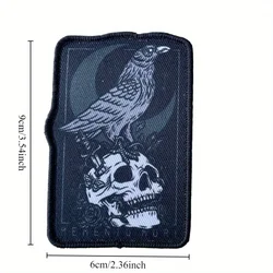Parche táctico MEMENTO MORI cuervo y calavera – gancho y bucle