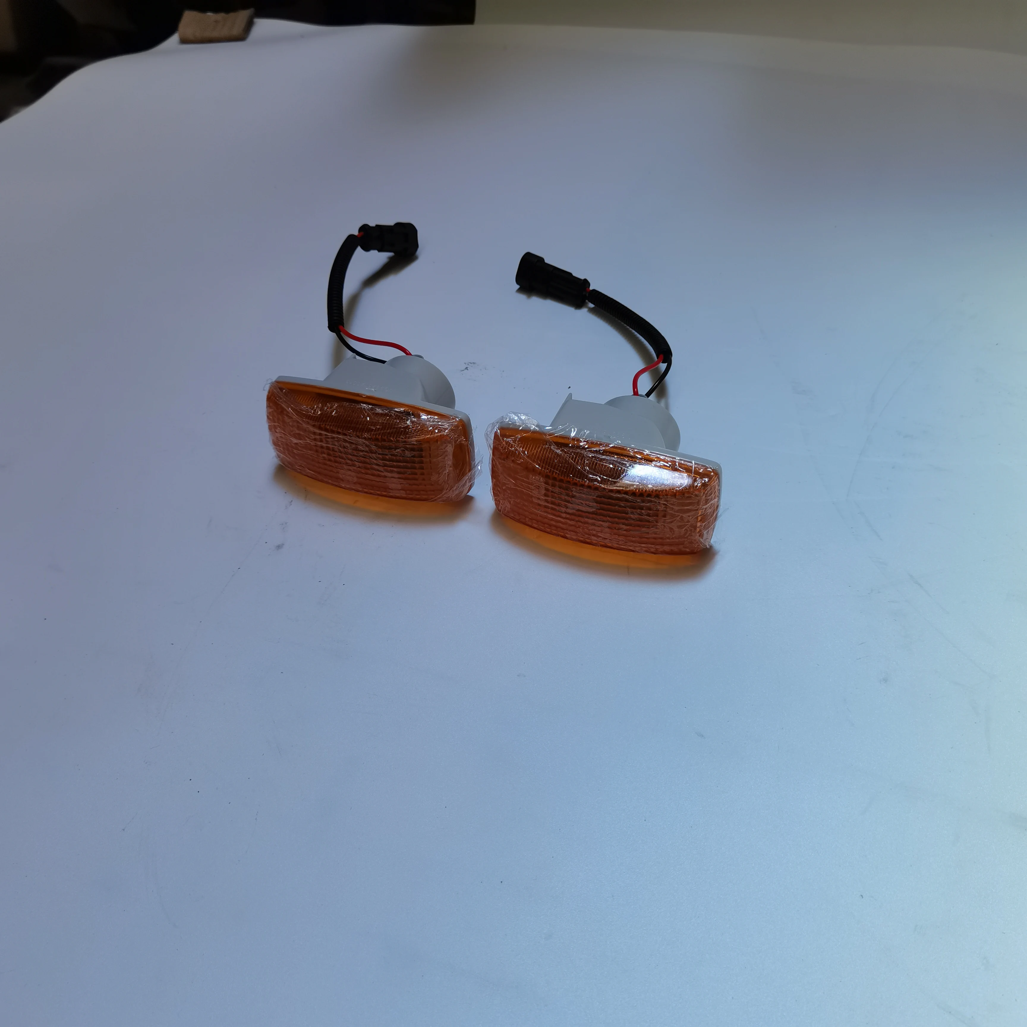 الجملة الجديدة مدرب حافلة رئيس مصباح أضواء السيارة بدوره إشارة قطع الغيار للحافلات والشاحنات المصنوعة من البلاستيك