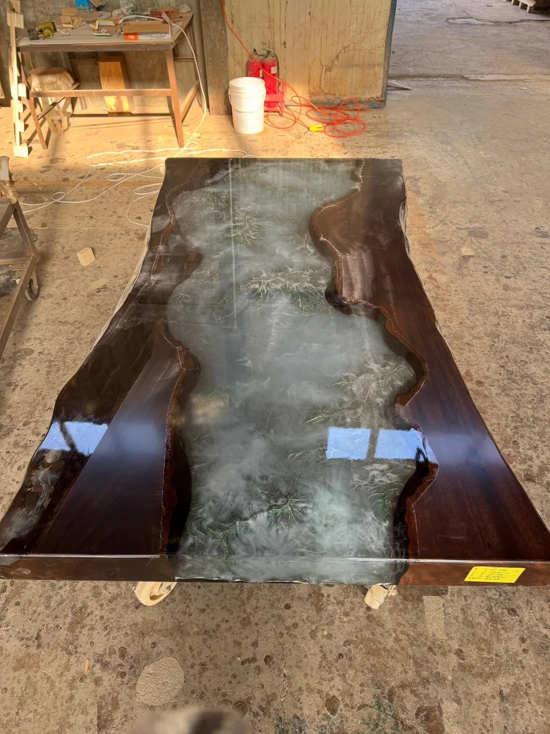 Luxurious Natural Wooden Dining Room Furniture Epoxy Resin River Table Artistic Style For Hotel Interior Designers
