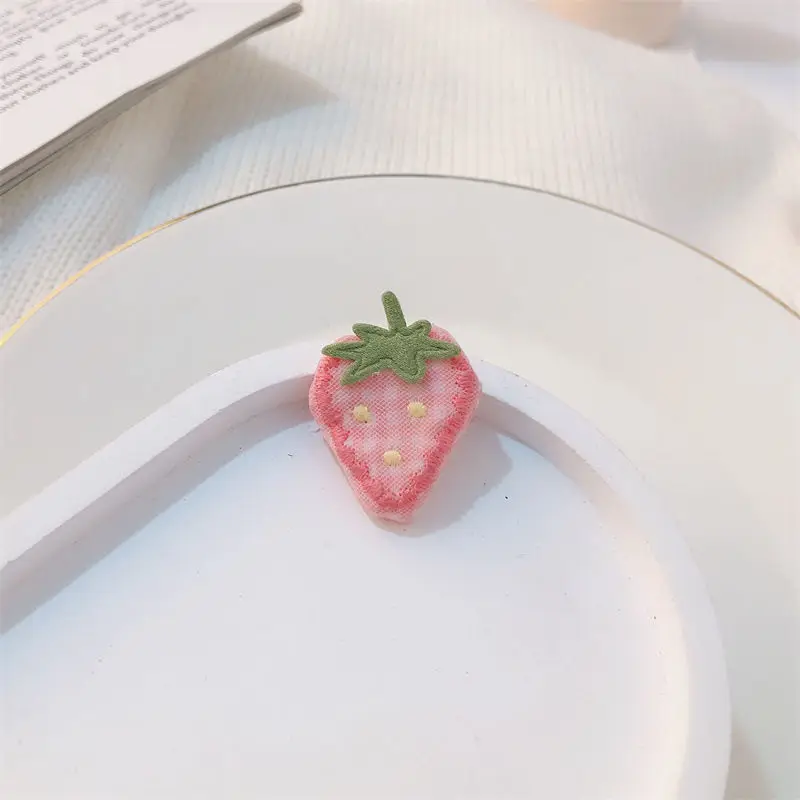 New Pink Strawberry Hair Clips Korean Cute Fabric Art Strawberry Hairpins Hair Clips Headwear Girls Kids Hair Accessories