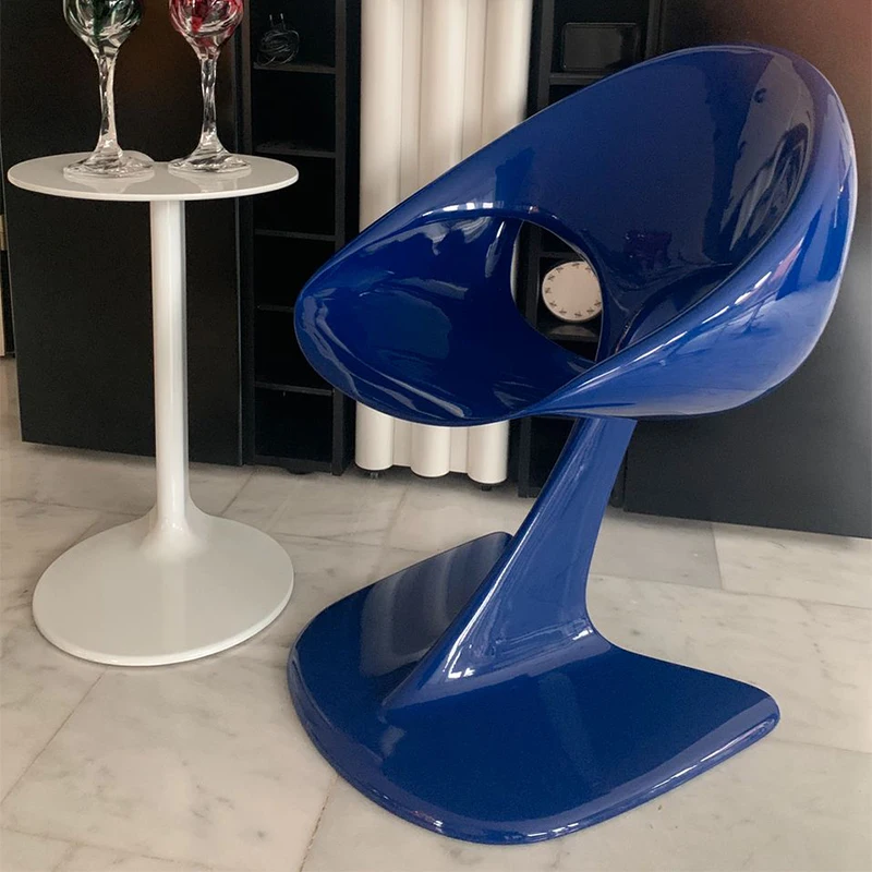 special-shaped fiberglass whale chair hotel model room light luxury high-end design Internet celebrity alien chair