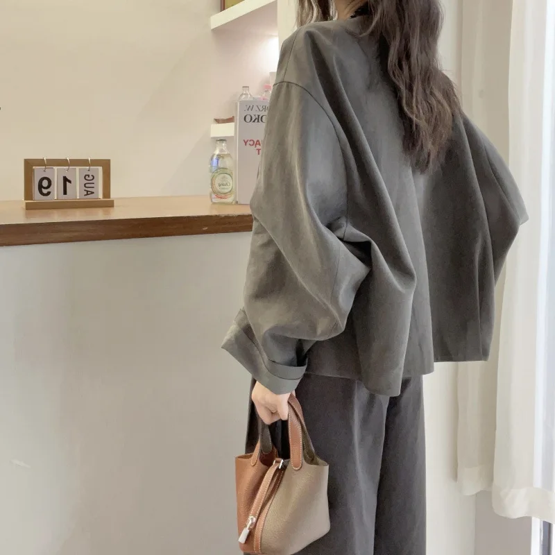 2025 Spring and Autumn New V-neck Commuter Jacket Female Loose Temperament
