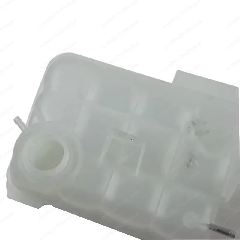 1635000349   A 1635000349   Bollitore adjunto Serbatoio del liquido di raffreddamento Bottiglia di troppopieno Serbatoio dell'acqua per Mercedes Benz ML320 ML350 ML430 ML500