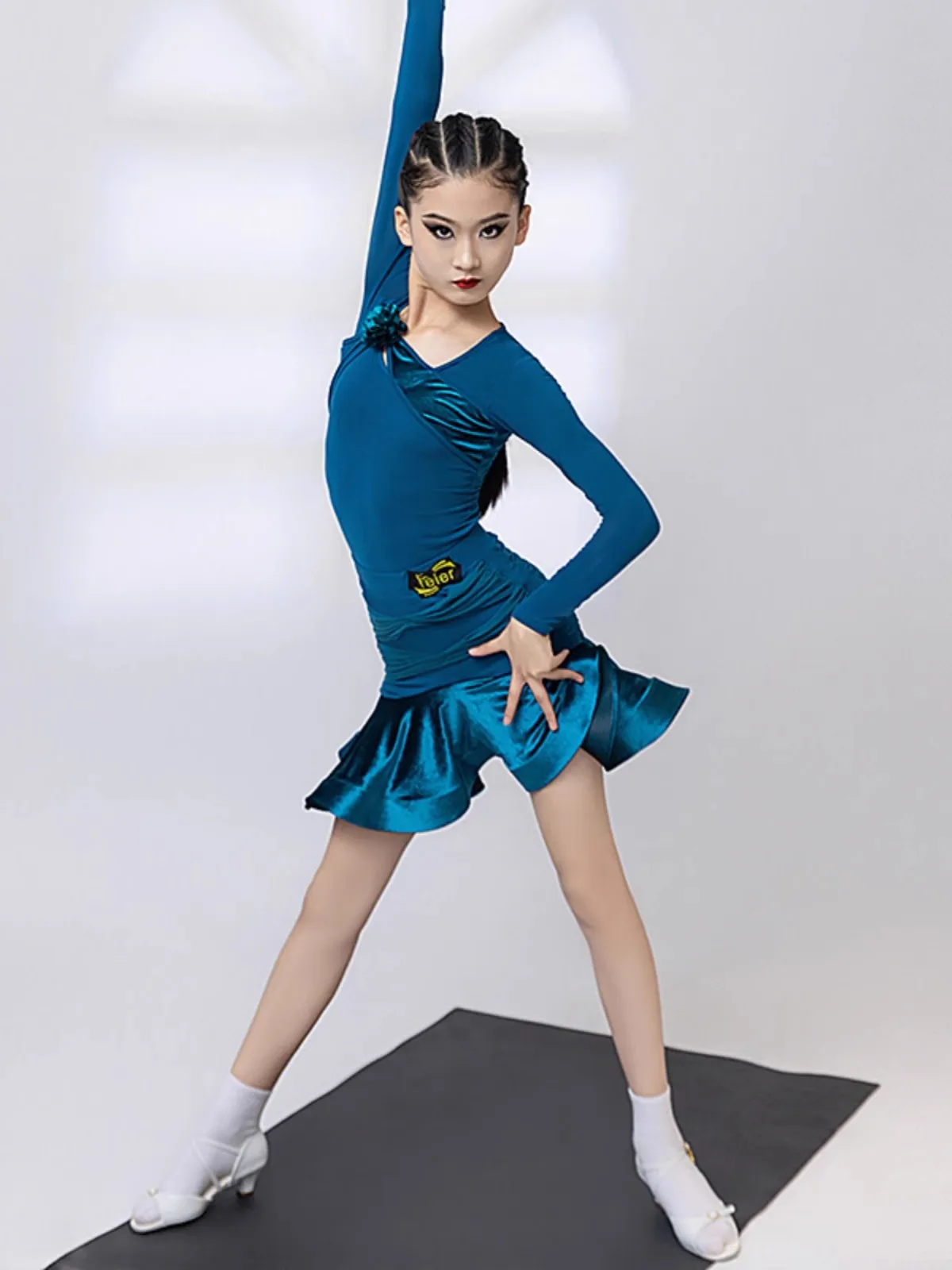 

Rumba Samba Cha Cha Latin Dance Costume Girls Ballroom Practice Clothes Autumn and Winter New Children Training Clothes Stage