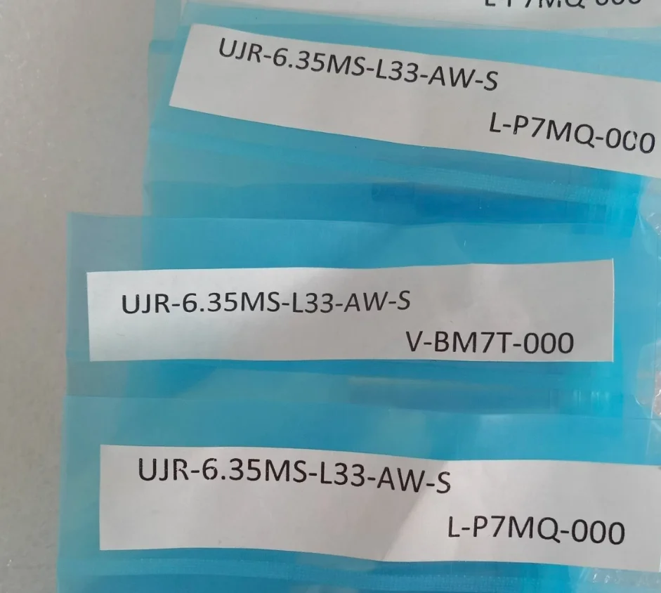 

2шт 1/4CCR микросварочный штекер UJR-6.35MS-L33-AW-S