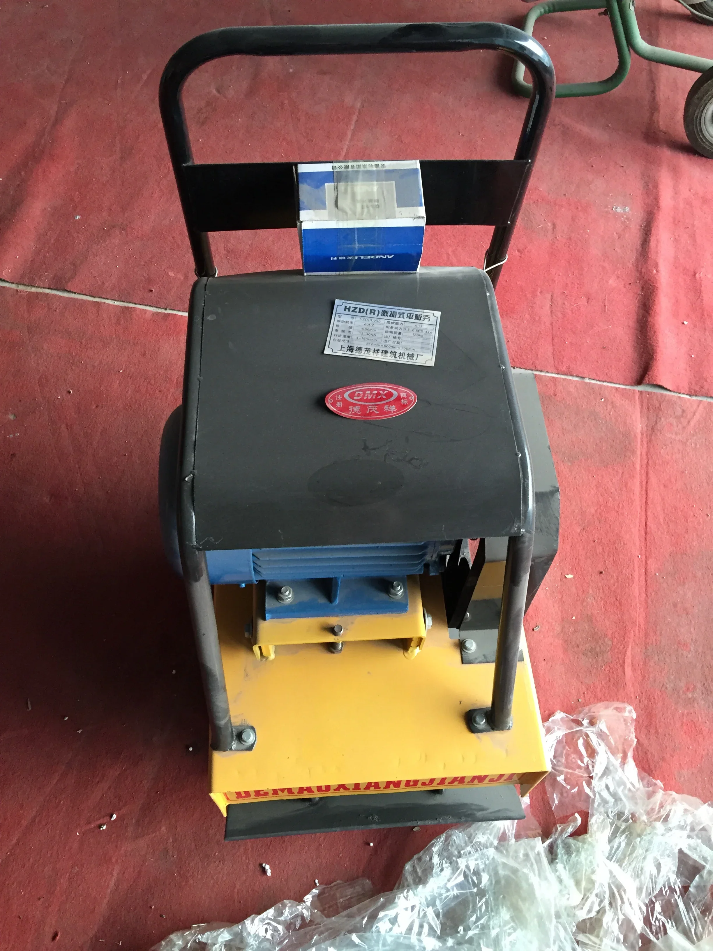 Easy to operate Gasoline Reversable Plate Clutch Manual Vibrating Earth Compactor ground compacting machine