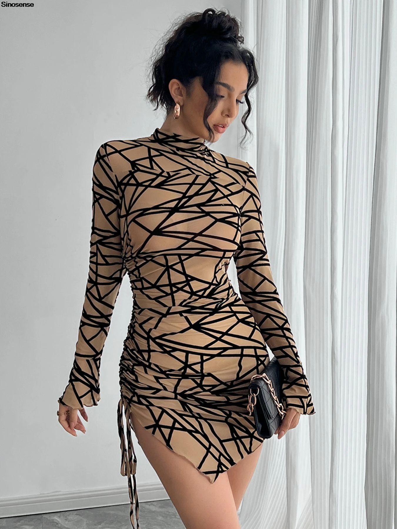 Damen-Kleid mit geometrischem Druck, langärmelig, figurbetont, Seitenschlitz, Kordelzug, gerüscht, schmal, durchsichtiges Netz, unregelmäßiges Nachtclub-Minikleid