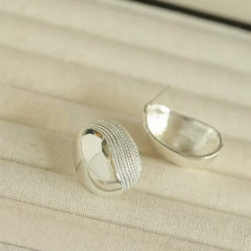 

Oval Water Ripple Earrings Temperament Fashion Design Sense Geometric Earrings Light Luxury High Sense Stud Earrings Women's Acc