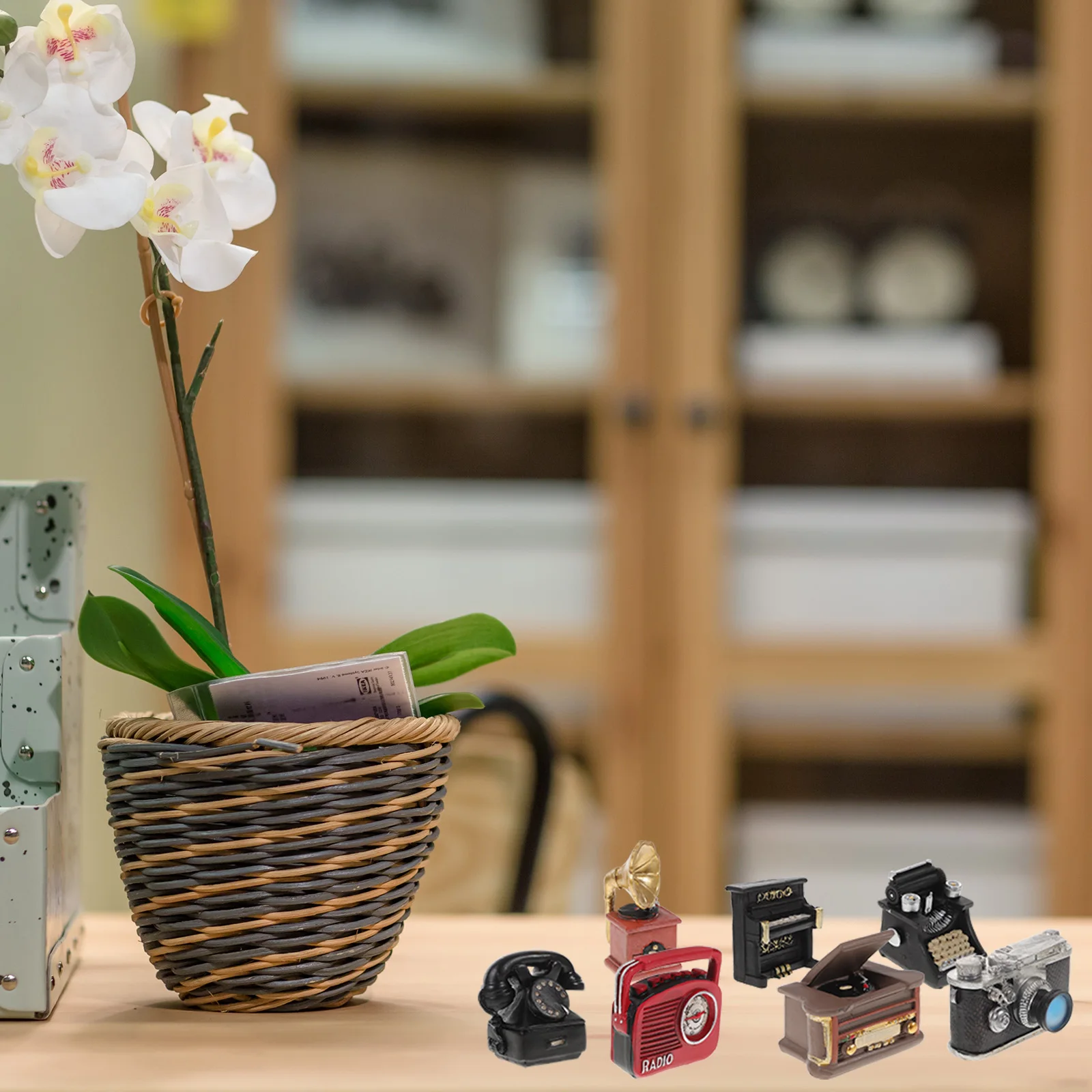 

7pcs Mini Retro Decorative Accessories Vintage House Furnishings Small Phonograph Camera Phone Piano Home Decor