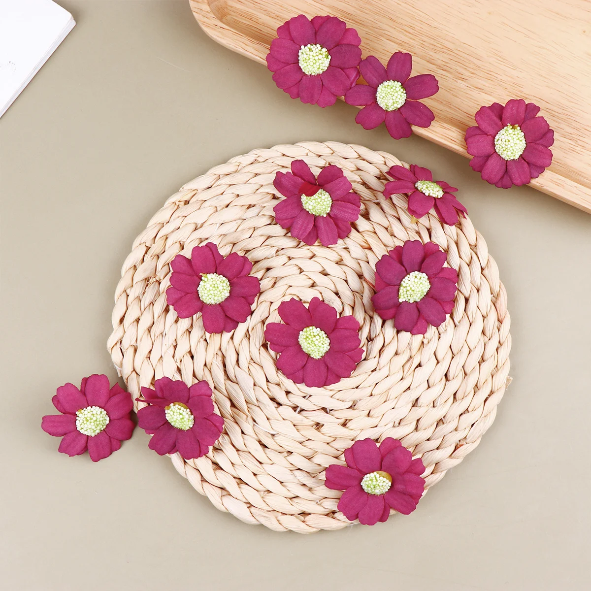 

50Pcs Artificial Chrysanthemum Head Cloth DIY Flowers for Hair Accessories Bag Clothing Decor Wedding Craft Supplies Handmade