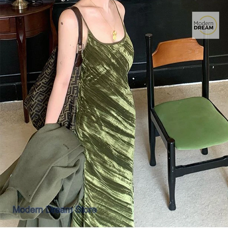 

Korean style sexy velvet camisole dress for women, autumn and winter fashion base skirt, waist cinching high-end long skirt