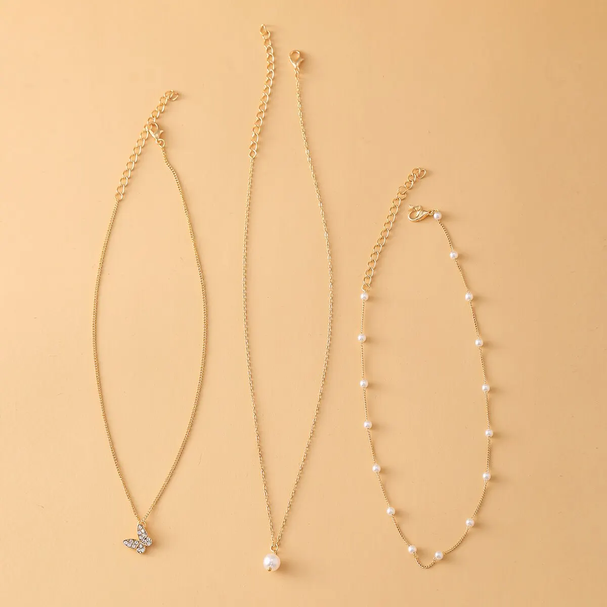 3PCS Suit Retro Multilayer Necklace Decorated With Artificial Pearl Clavicle Chain Creative Simple Butterfly Pendant Necklace