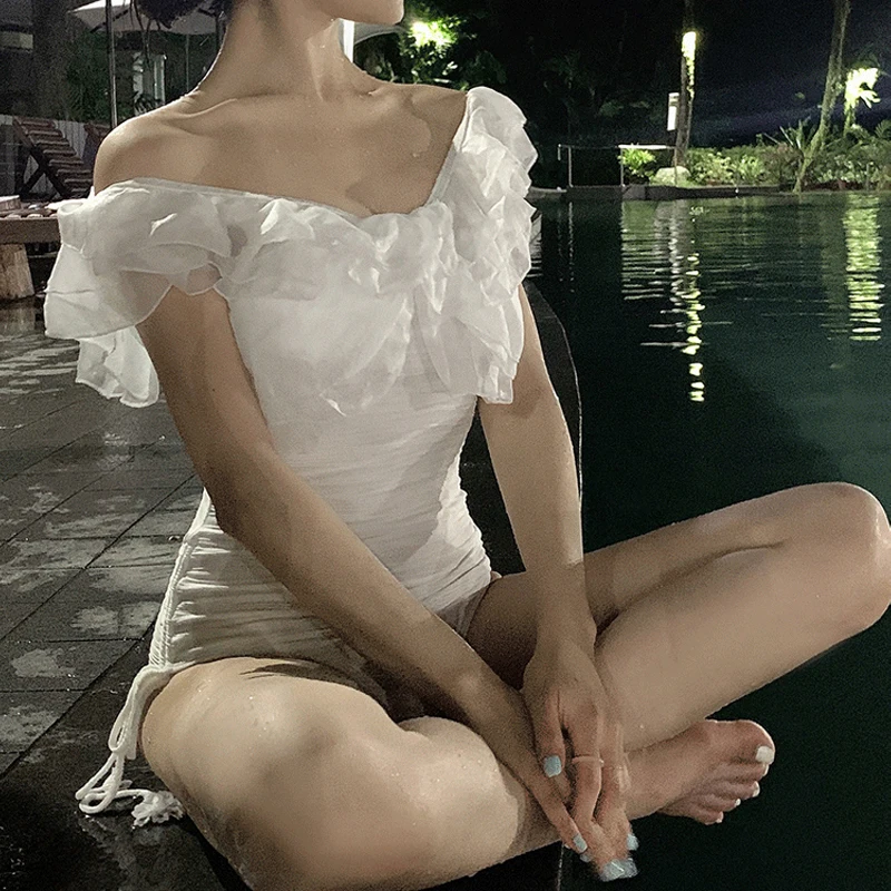 Wisuwore 2023 New Korean One-piece Swimsuit for Women Tulle Lace Collar Low-cut Small Fresh Hot Spring Swimsuit Monokini