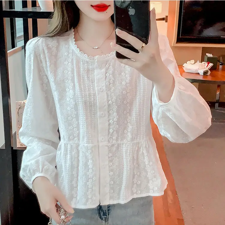 

Versatile Round Neck Long Sleeved Lace Shirt For Women's Summer 2025 New Style Loose And Lazy Casual Top Trend