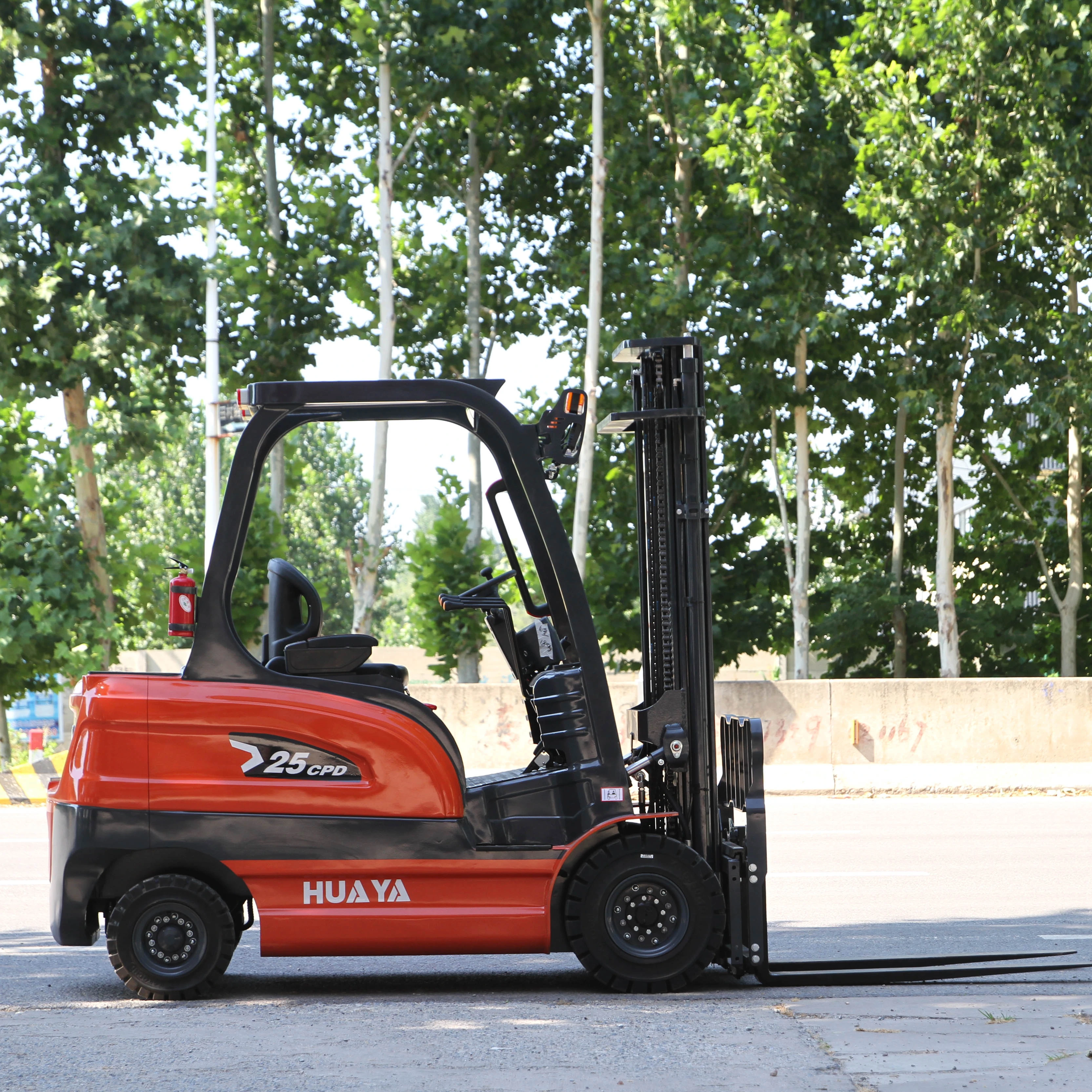 

Самые продаваемые электрические вилочные погрузчики грузоподъемностью 1, 2, 3 и 4 тонны с литиевыми батареями, оборудование для экспортных поставок в более чем 136 страных