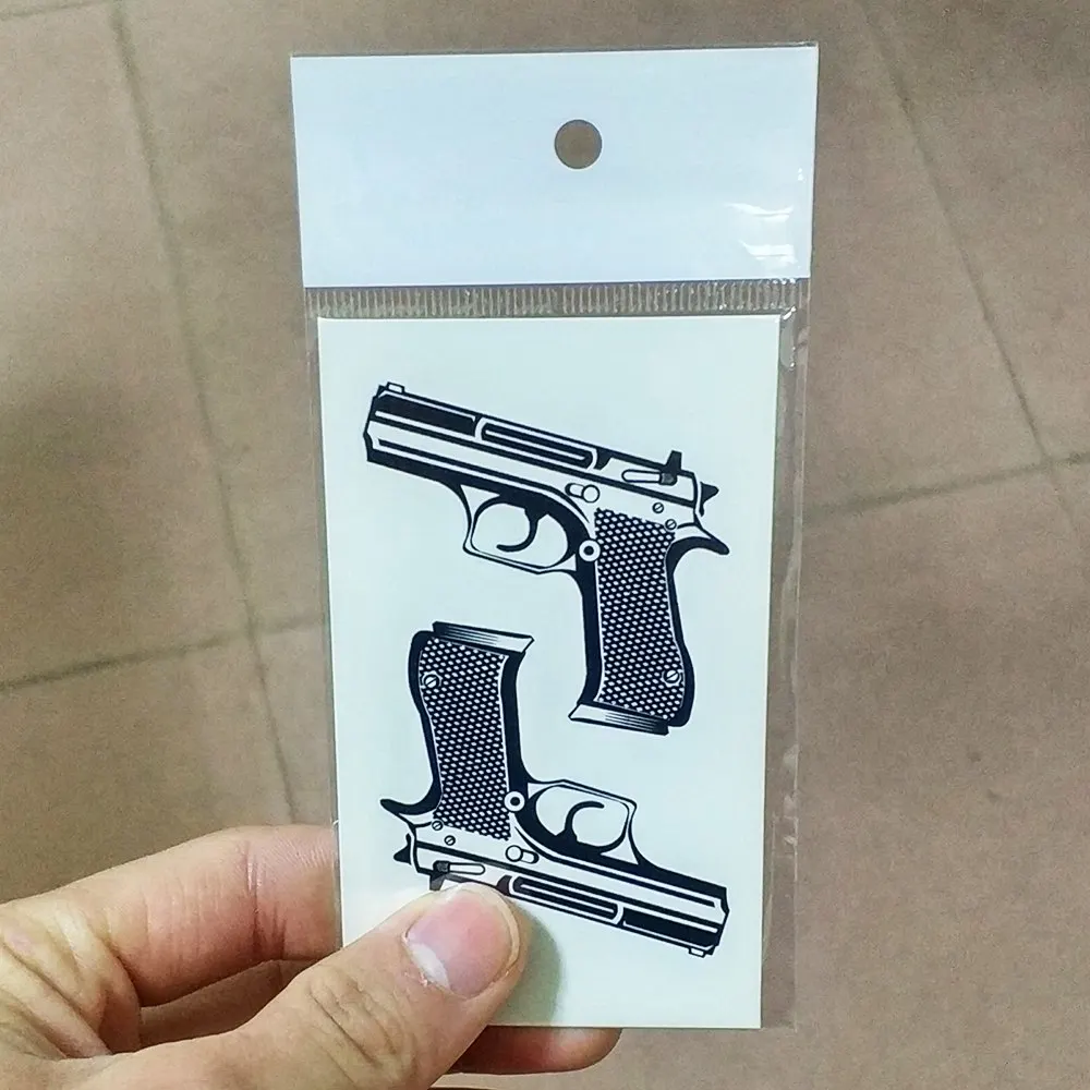 Wodoodporna tymczasowa naklejka tatuaż czarny pistolet AK 47 Tattoo Flash Tatoo fałszywy Transfer wody Tatto dla kobiety mężczyzny