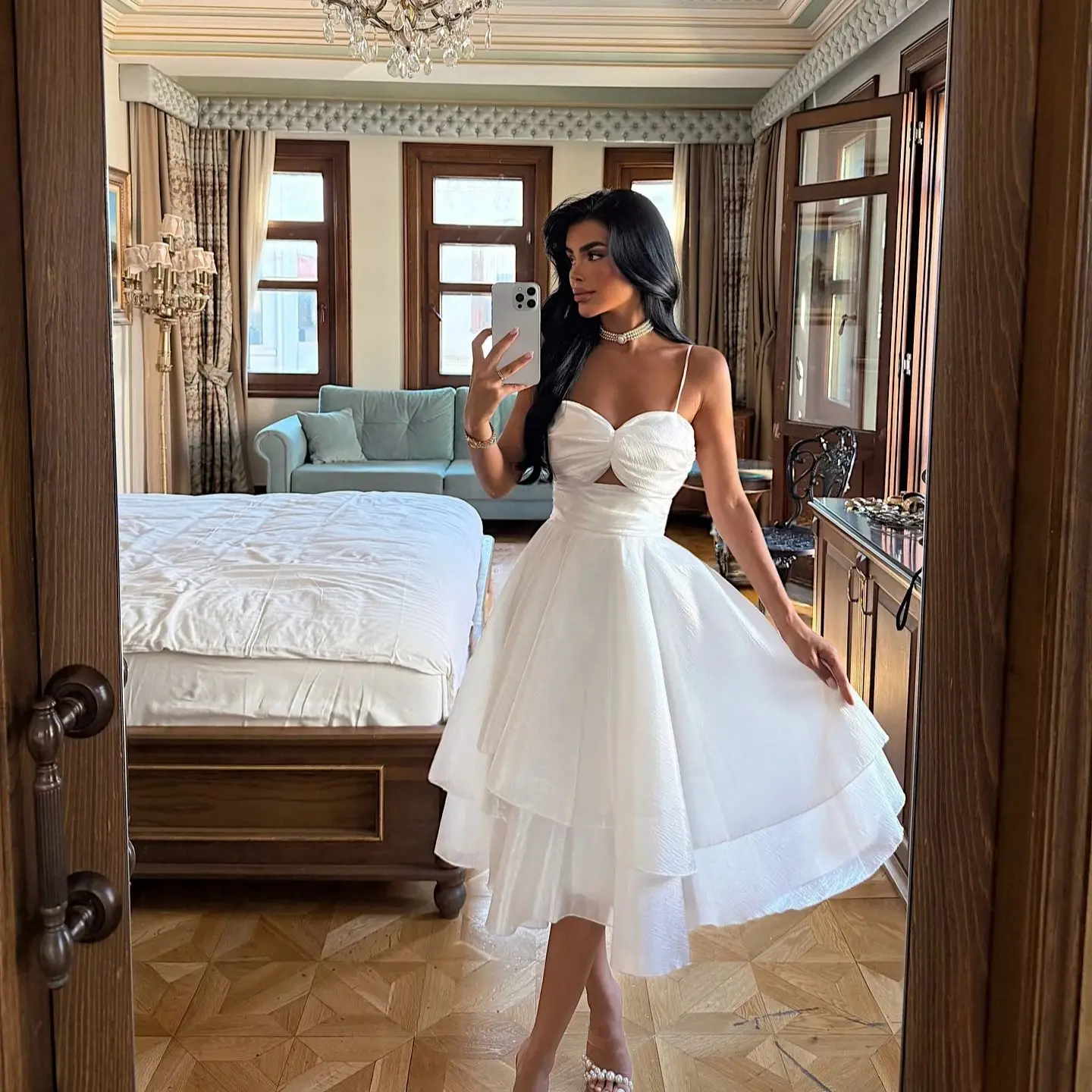 

Simple White Short Evening Dresses Sweetheart Summer Sleeveless Prom Gowns Customized Beach Tiered Backless Wedding Gowns