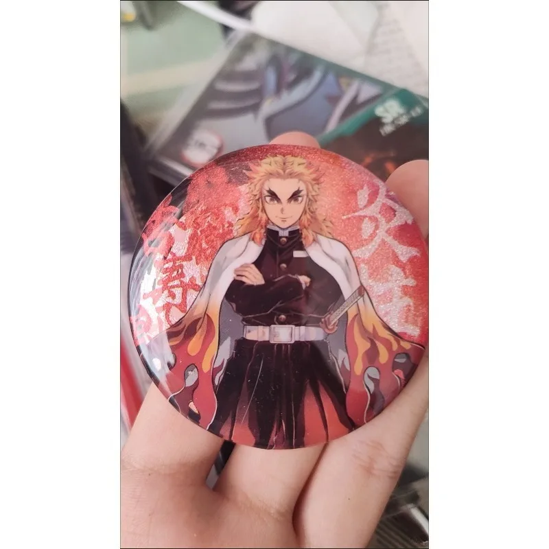 귀멸의 칼날 레이저 브로치 렌고쿠 쿄쥬로 애니메이션 액션 피규어 의류 백팩 핀 장식 귀여운 소년 크리스마스 선물