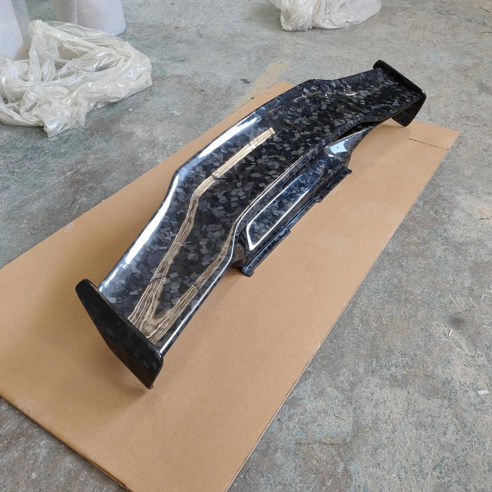 

Suitable for Lamborghini LP610 Retrofit Upgrade EVO Forged Carbon Fiber Rear Spoiler Body Kit