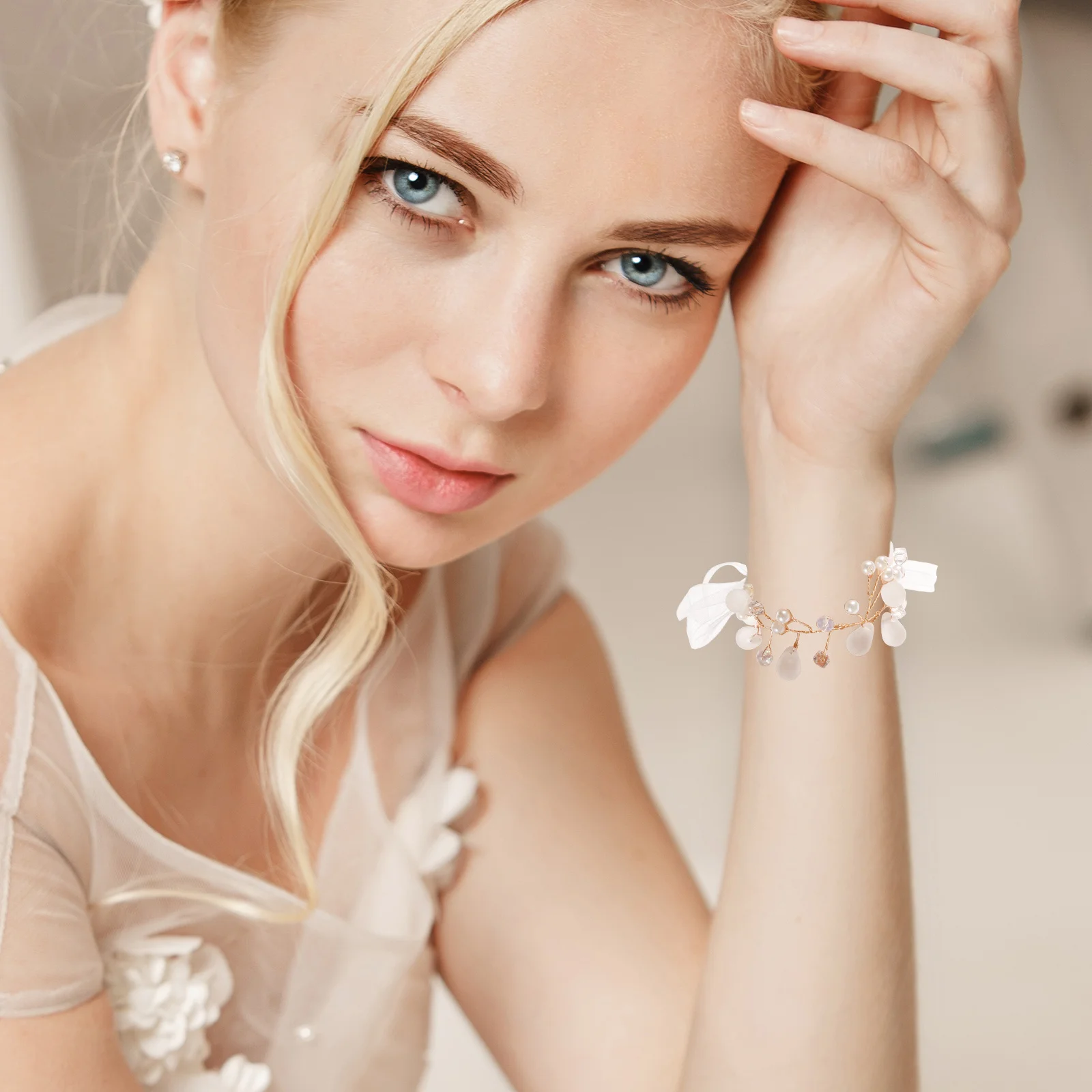 Pearl Wrist Flower Beaded Yarn Ribbon Bridal Corsage Hand Flower Decorative Wedding Bridesmaid Wristband Party