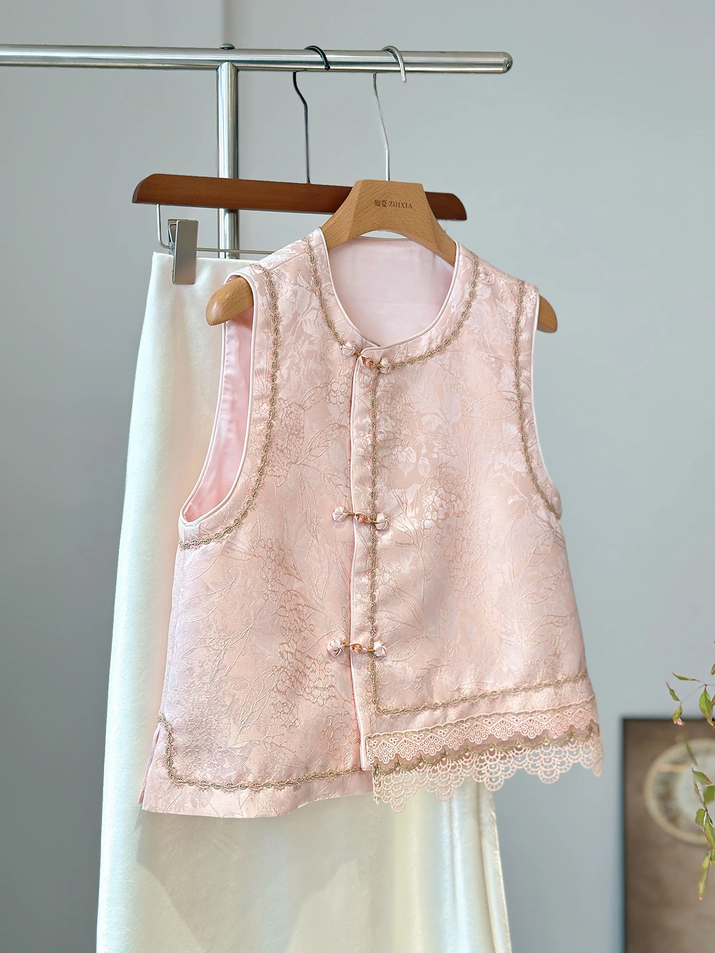 

Молодежный розовый жилет с круглым вырезом и вышивкой в китайском стиле, антивозрастной, с подплечниками, верхняя одежда для весны и осени