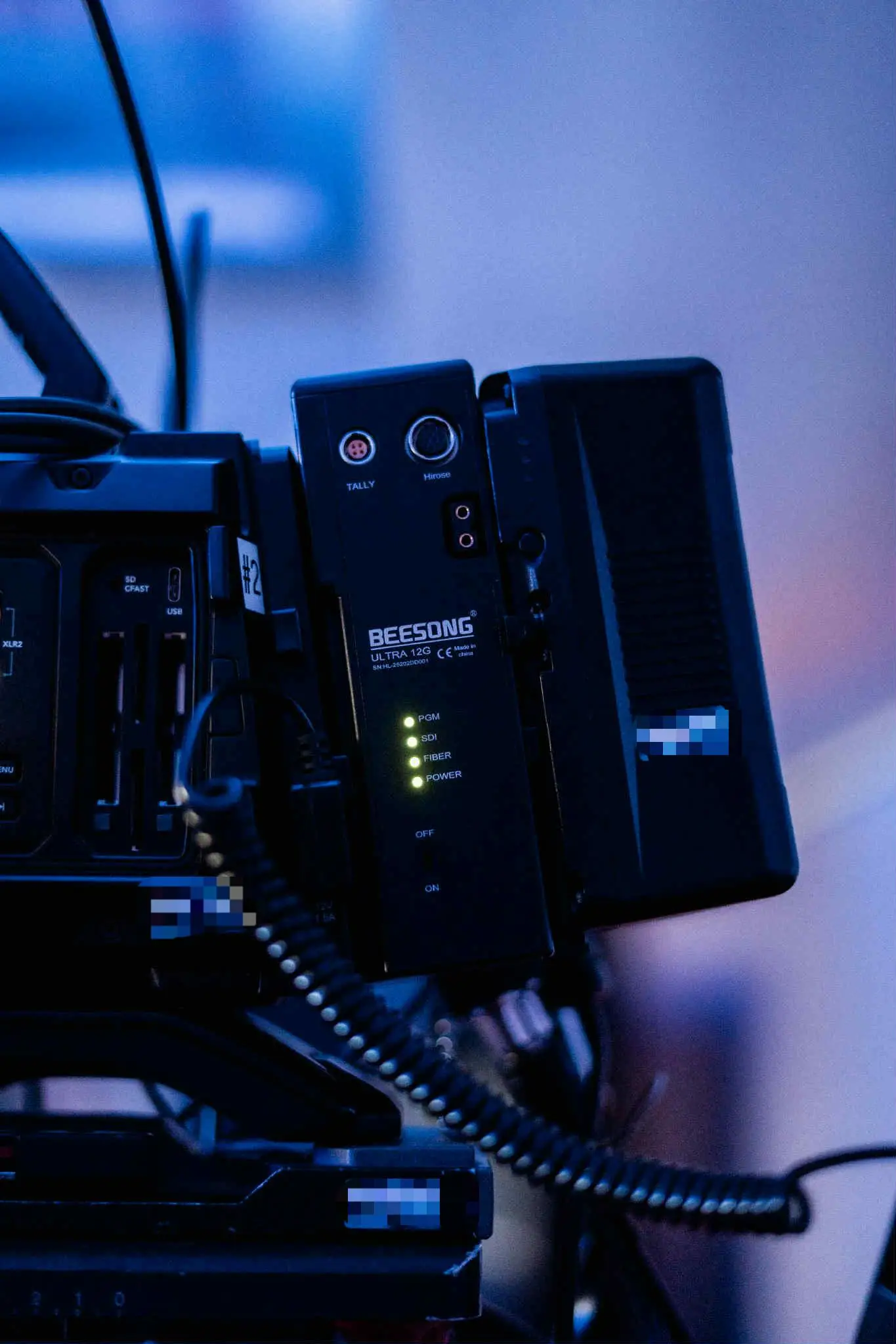 12G SDI V-mount Boxes With Fiber Transport for Live Streaming