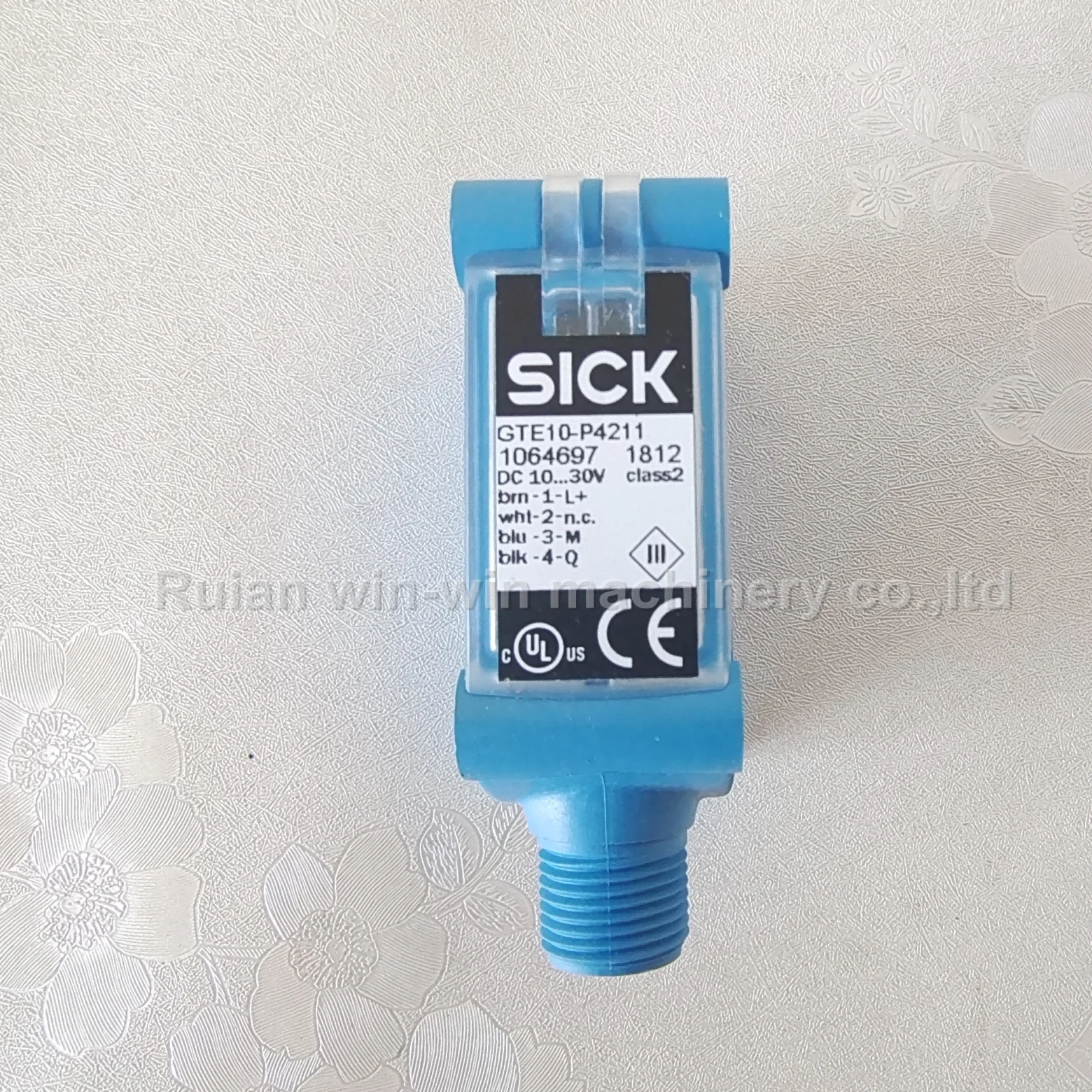 

SICK GTE10-P4211 Color sensor Photoelectric eye sensor used in bag making machine slitting machine