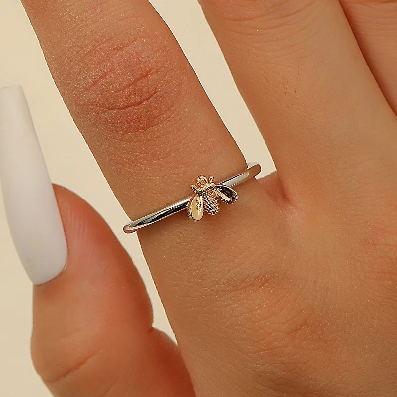

Stainless Steel Europe and America Charming Bee Retro Small Animal Geometric Ring for Women Fashion Jewelry Wearable for Party