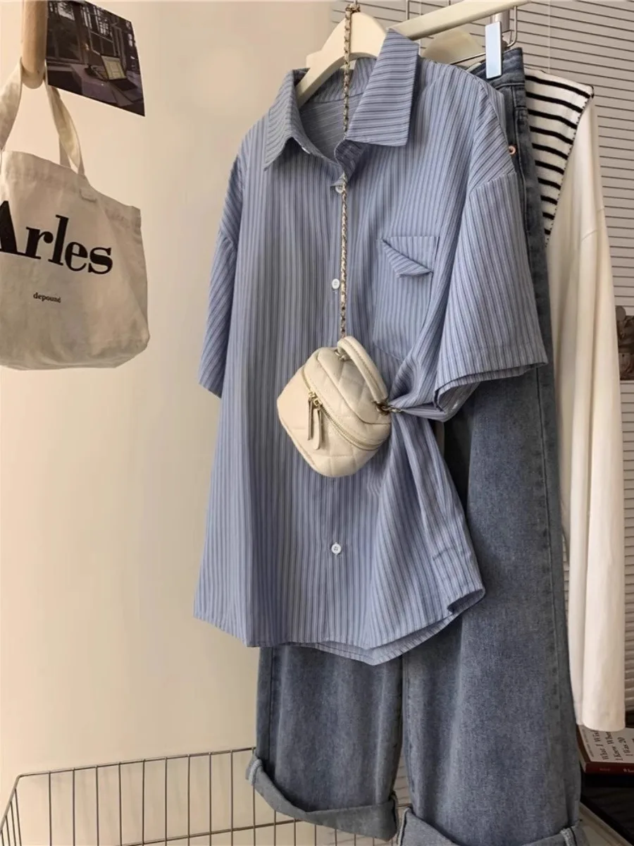 Letnia kolekcja 2025: Luźna odzież damska, sweter w paski, japoński styl, modna marka dla par, casualowy sweter.