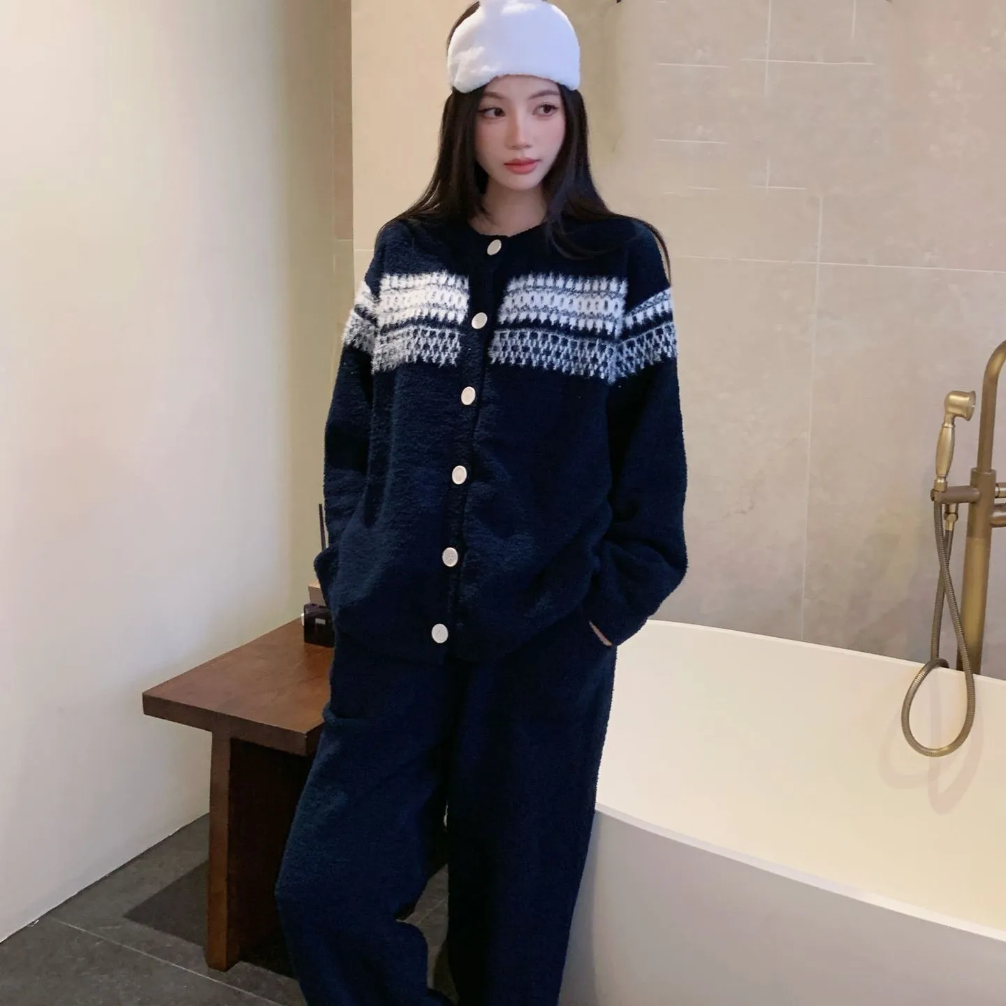Women Autumn Winter Thick Flannel Fleece Casual Soft Loungewear Set Warm Coral Fleece Pajamas