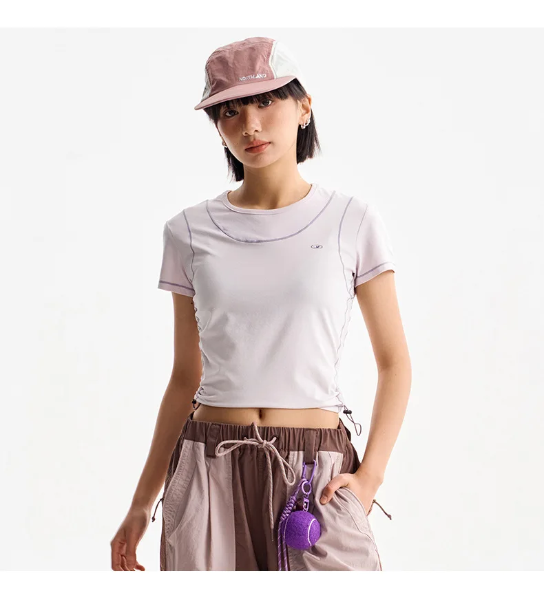 Schnell trocknendes, schmal geschnittenes Crop-Top für Damen – atmungsaktives Sport-T-Shirt mit Kontrastnähten für Fitness und Laufen – Detail 14