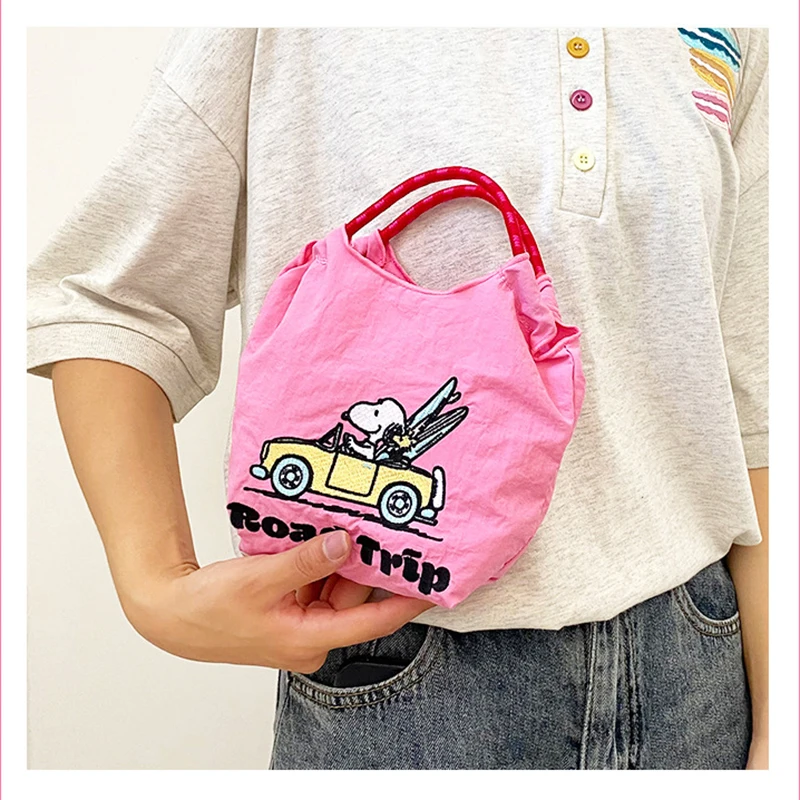 Snoopy Handbag Drawstring Bucket Bag Cartoon Embroidery Cosmetic Bags Large Capacity Tote Women Portable Fashion Phone Purse