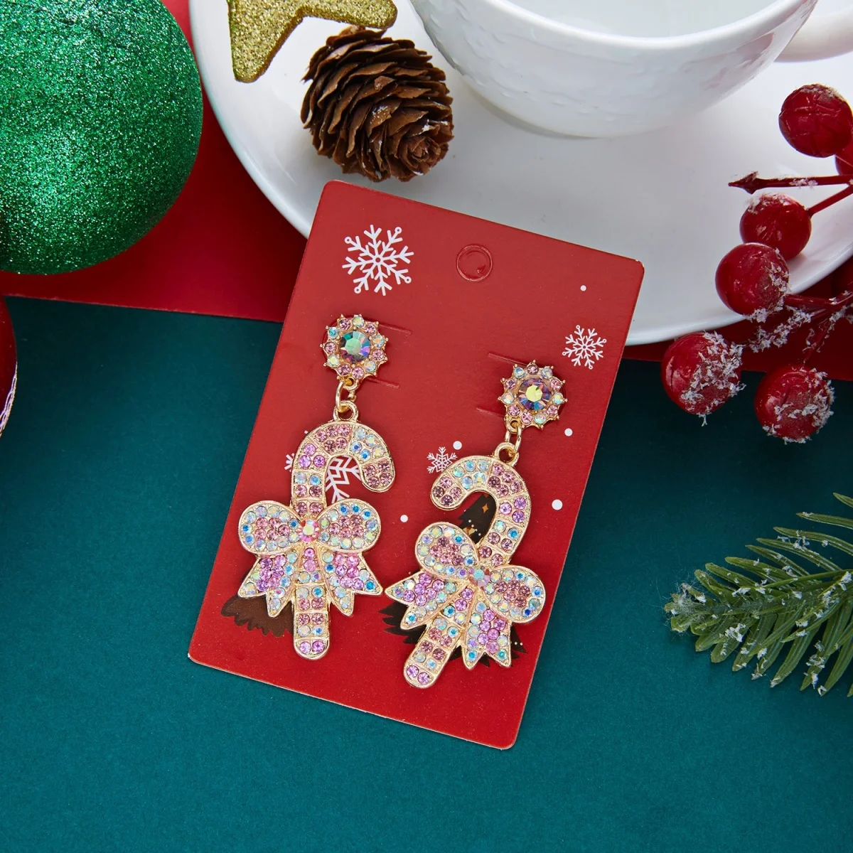 Strass-Ohrringe mit rosa Emaille-Weihnachtsmann-Anhänger für Damen, Weihnachtsschneemann, Lebkuchenmann, Krücke, Schneeflocken-Ohrringe, Schmuck – Detail 29