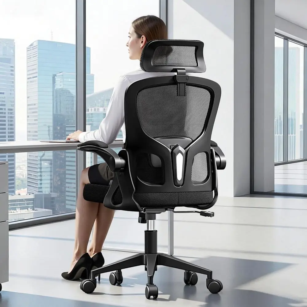 

Эргономичное офисное кресло с высокой спинкой, сетчатой обивкой, регулируемыми подлокотниками, поясничной поддержкой и повышенным комфортом для игр или работы (черное)