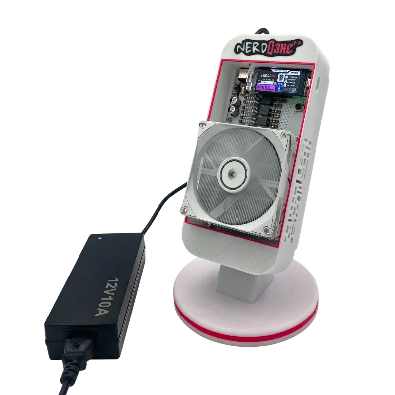 NerdMiner NerdQAxe ++ 4.8T مع قابس الاتحاد الأوروبي/الولايات المتحدة/المملكة المتحدة/الاتحاد الأفريقي NerdQAxe 4.8 BM1370 رقائق NerdQAxe