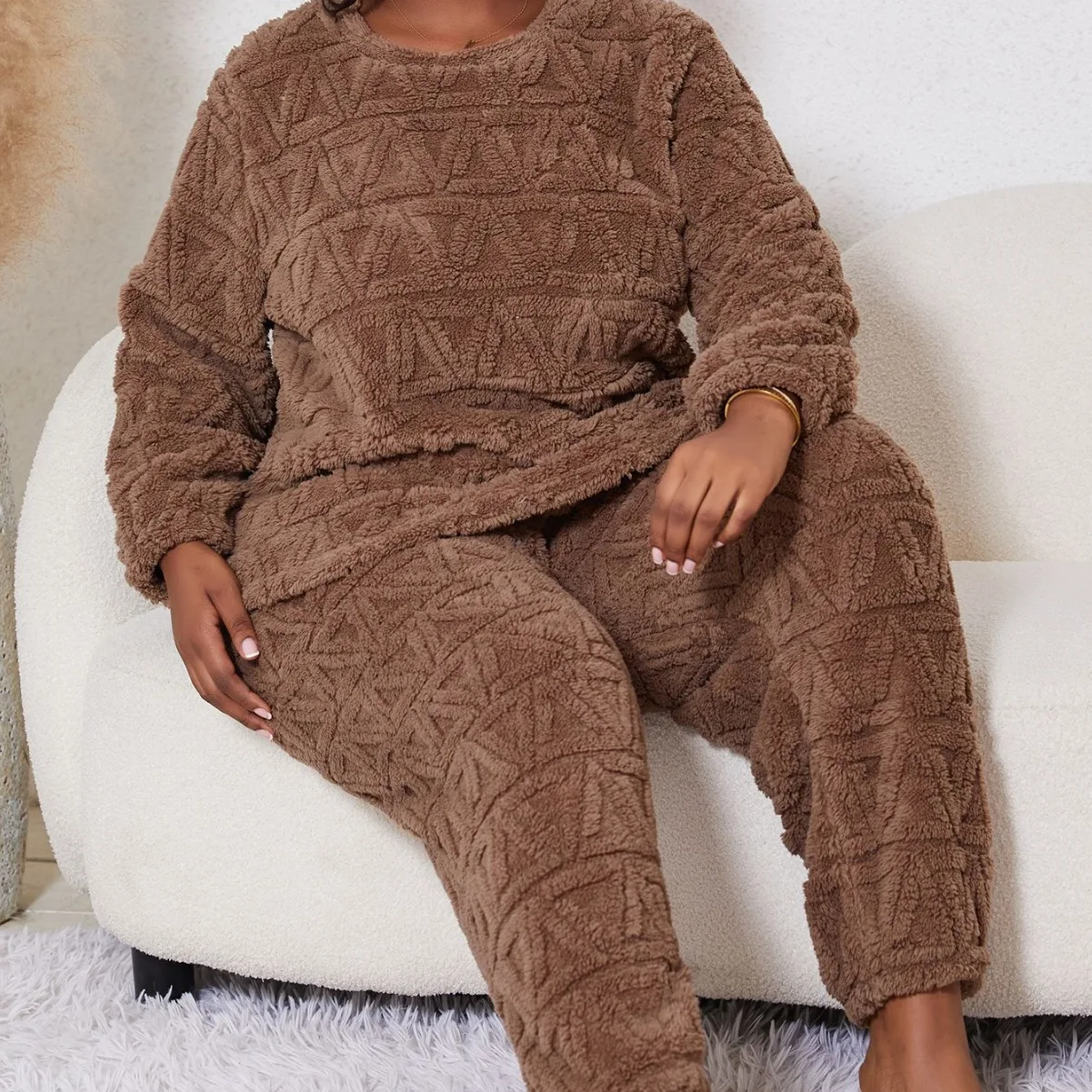 Plus Size 5xl Flannel Pajamas Set Winter Female Trouser Suit Sleepwear Thick Coral Fleece O Collar Loose Lounge Wear Homewear