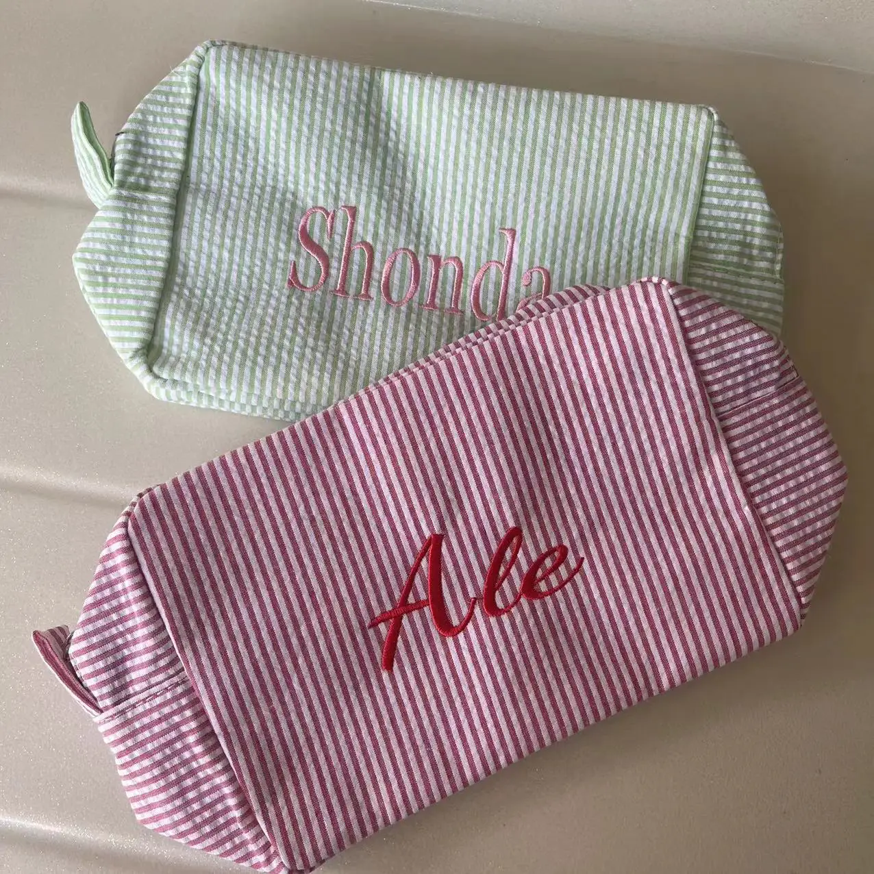 Custom Embroidery Name Cosmetic Bag Personalized Name Women's Seersucker Makeup Case Bridesmaid Wedding Gift Travel Toiletry Bag