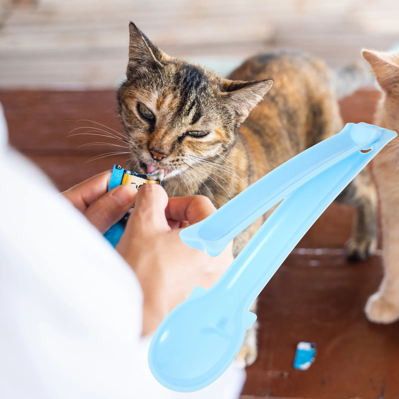 

Pet Food Spoon Cat Treats Feeder Sky Blue Portable Squeezer Compact Reusable Supplies Claw Design Safe Practical Long Term