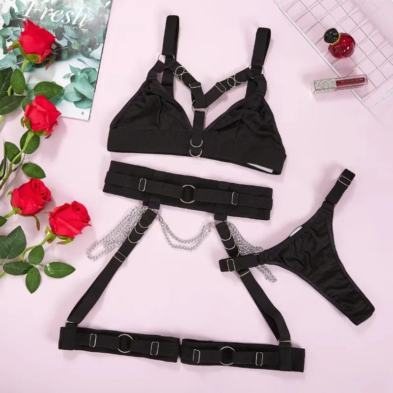 

Toucheart Lencerias Sexy Underwear Fancy Uncensored Metal Chain Patchwork Solid Color Garters Underwear Set Hollow Out Underwear