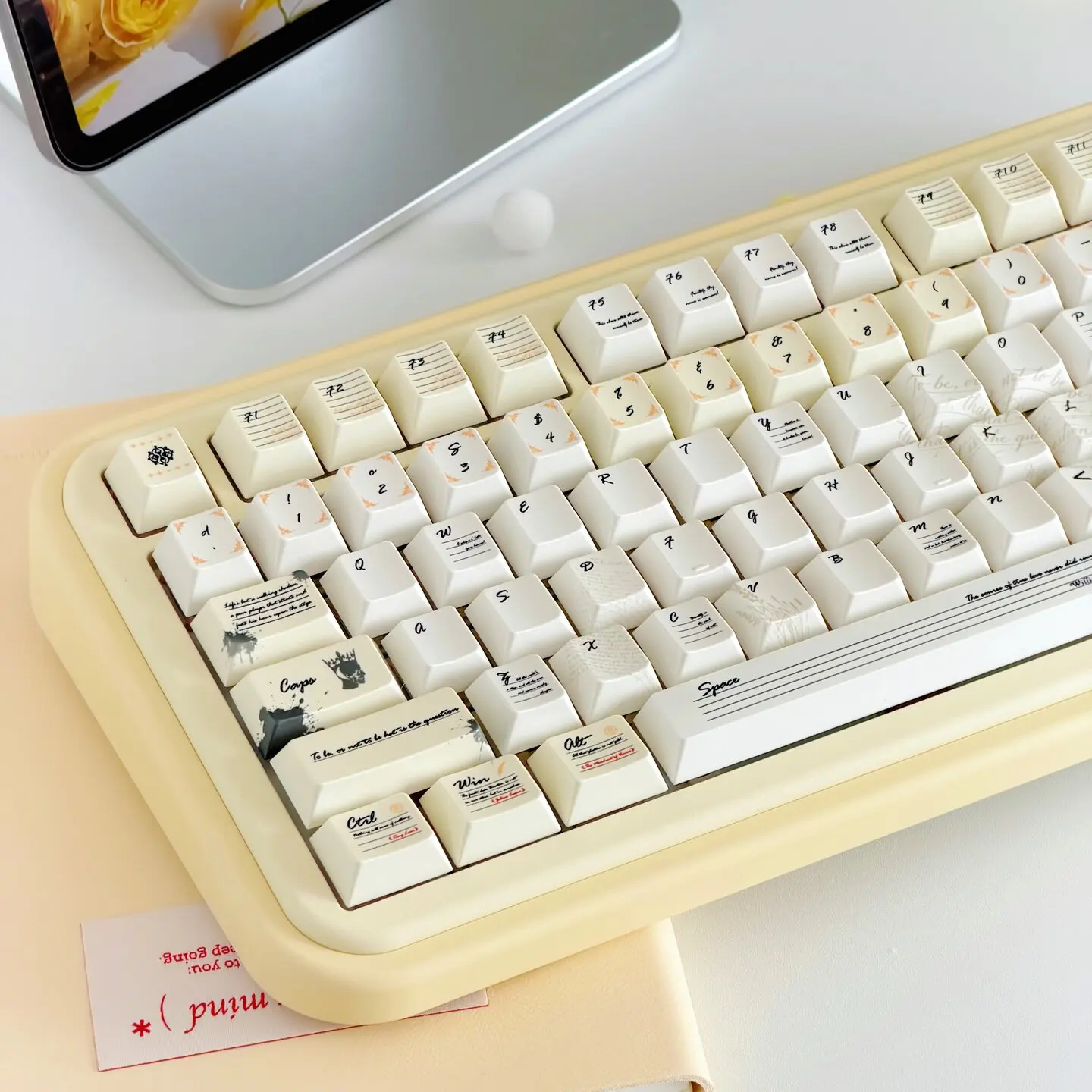 MAIMOOO Shakespeare Keycaps Pearl Metallic Texture Creamy Yellow Magnetic Axis PBT Thermal Sublimation Original Keycaps