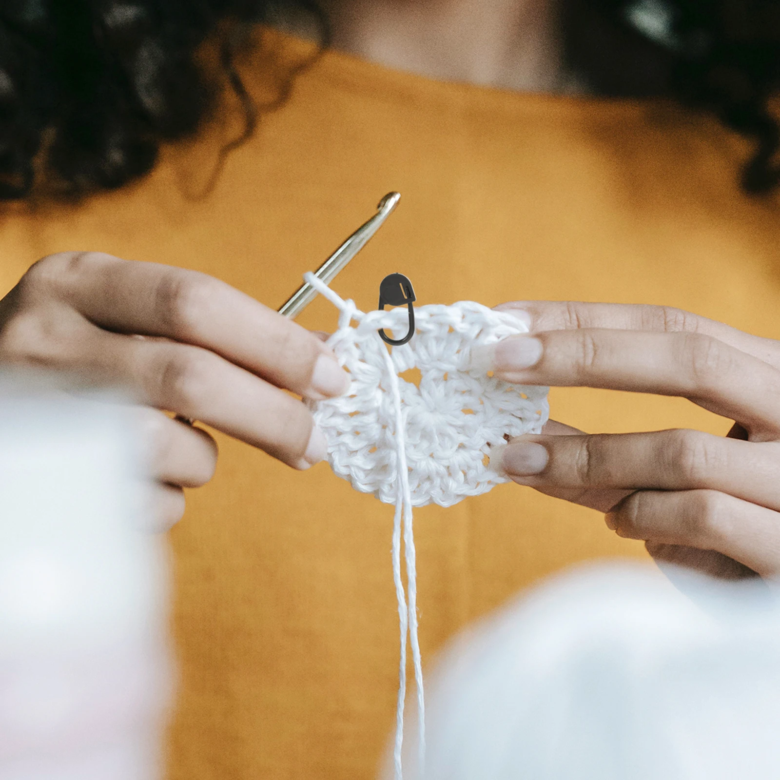 

2 Boxes Plastic Crochet Stitch Markers Colorful Locking Knitting Mark Buttons Wear-Resistant DIY Sewing Tools Multi-Function