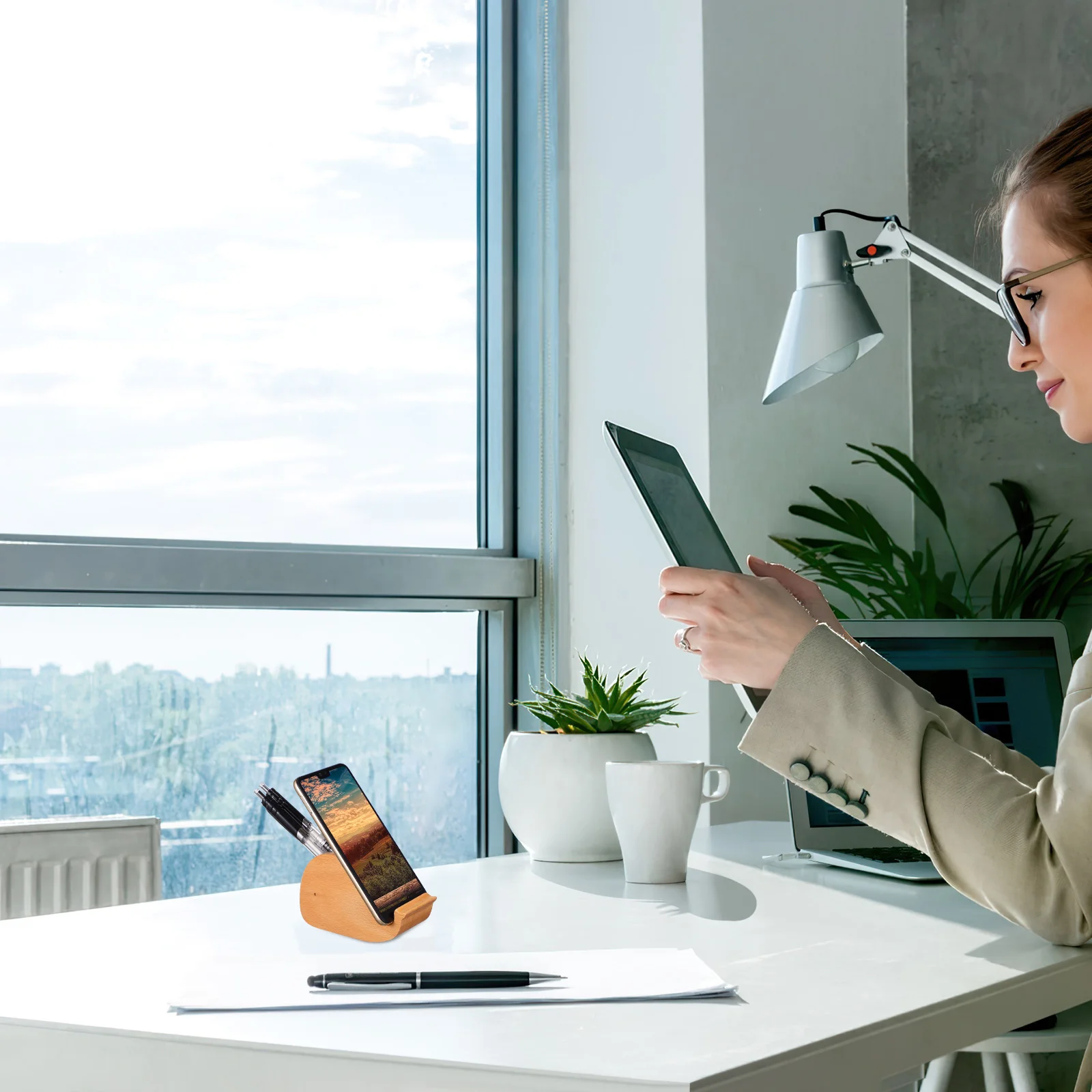 

Dolphin Wood Phone Stand Cute Pencil Holder Desktop Organizer Stable Pen Holder Storage for Office Desk Cell Phone Stand